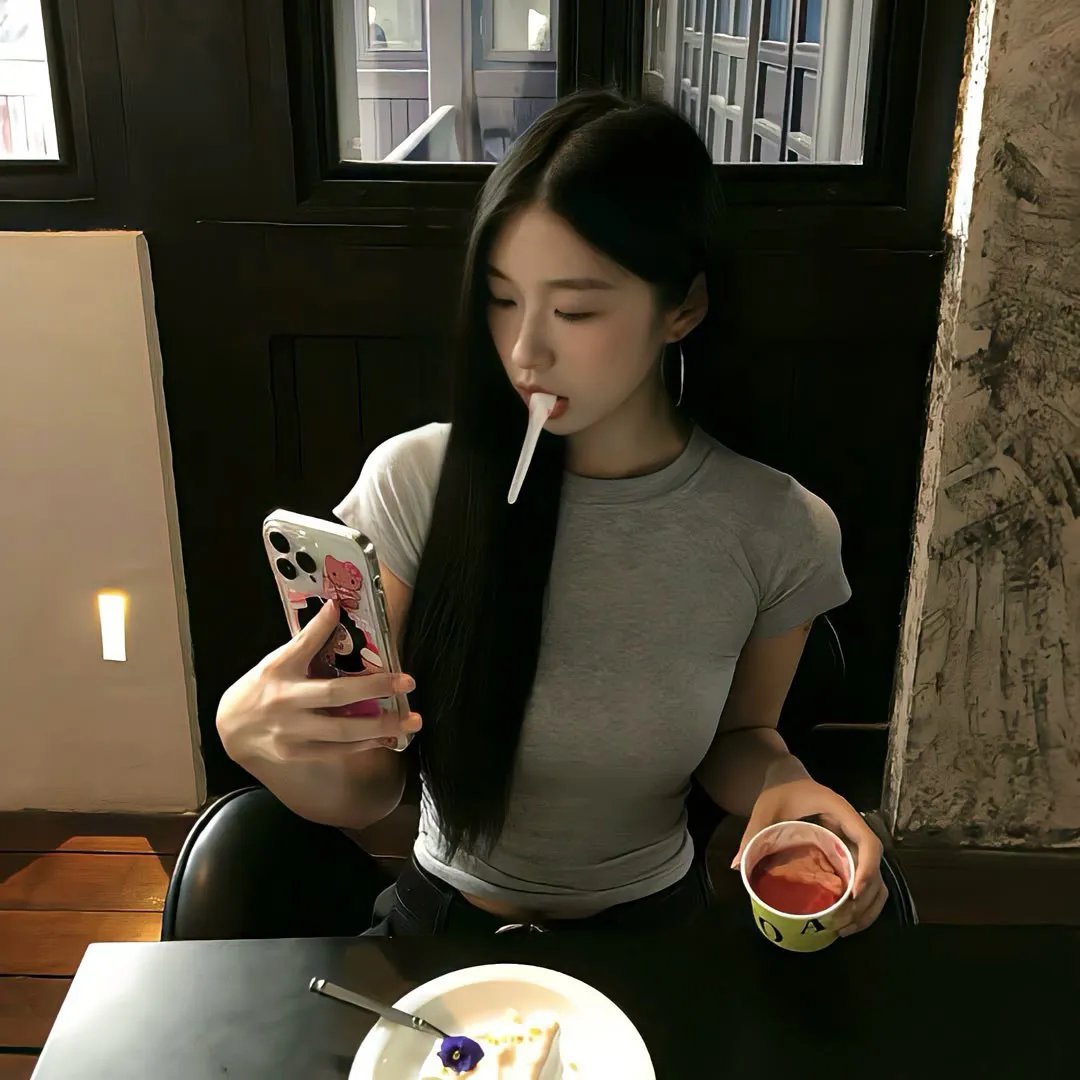 真实露在狼群